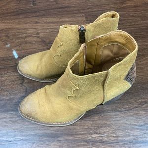 Marc Fisher Stefani Western Suede Boot 6 NWOT